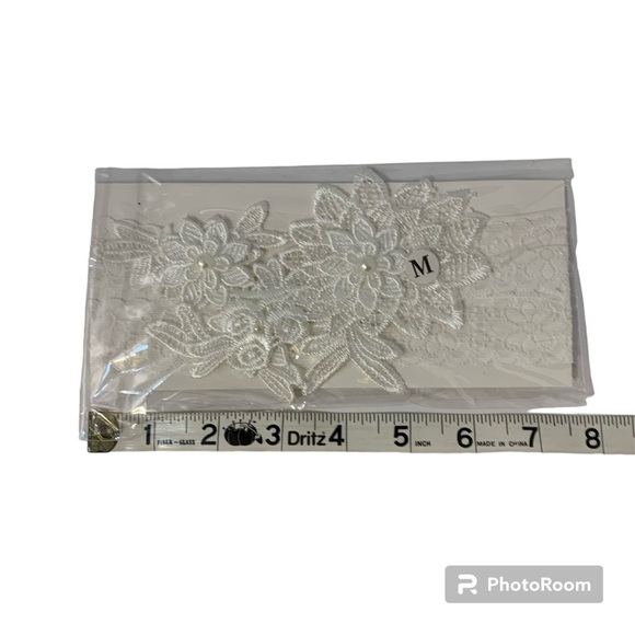 White Two-piece Garter Set with Lace and Pearl Appliques Size Medium NWT - Picture 1 of 9